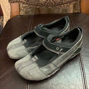 DIESEL- NEO MATRIX LOOKING SHOES!   Size 6.5